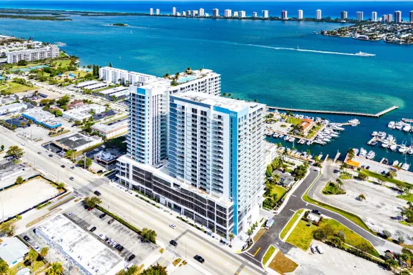 220 Lake Shore Drive 1613, Lake Park, FL 33403