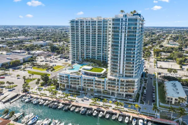 220 Lake Shore Drive 1121, Lake Park, FL 33403