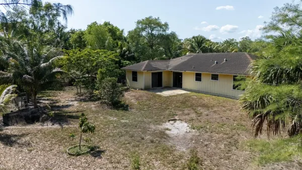 17254 32nd Lane N, The Acreage, FL 33470