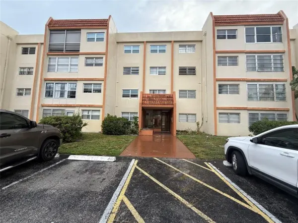 2501 NW 41st Avenue 401, Lauderhill, FL 33313