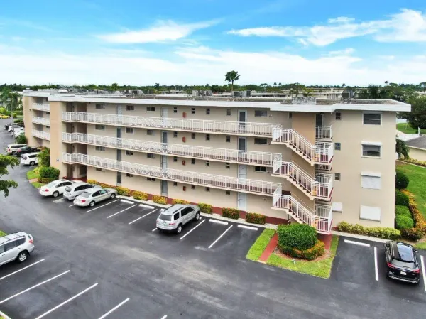 2724 N Garden Drive 205, Lake Worth, FL 33461