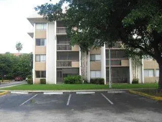 701 N Pine Island Road 304, Plantation, FL 33324