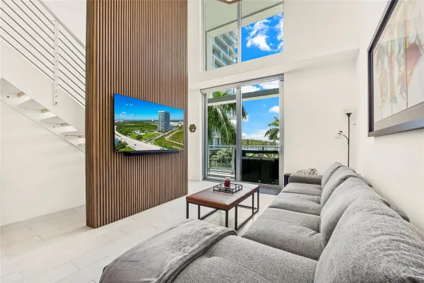 2000 Metropica Way 216, Sunrise, FL 33323