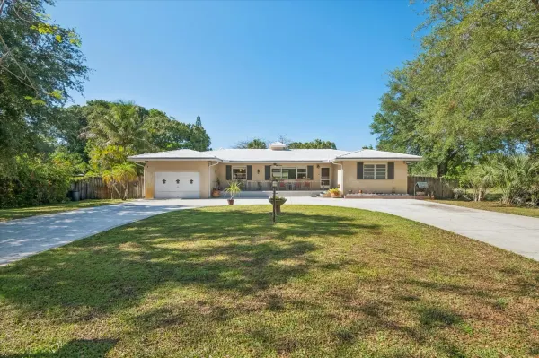 4011 SW 2nd Street, Plantation, FL 33317