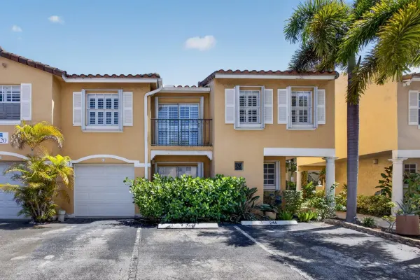 1020 Lake Shore Drive 105, Lake Park, FL 33403