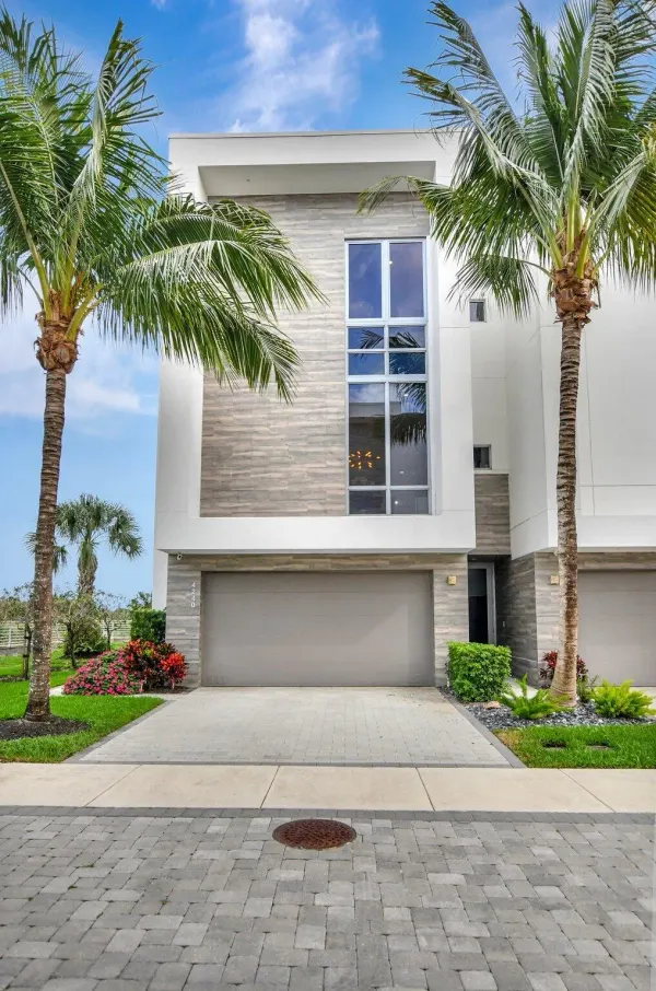 4240 NW 17th Avenue, Boca Raton, FL 33431