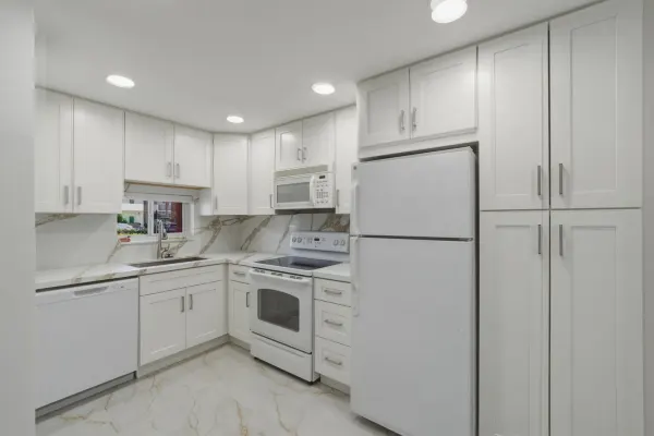 371 S Hollybrook Drive 106, Pembroke Pines, FL 33025