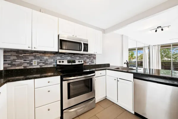 113 Royal Park Drive 2h, Oakland Park, FL 33309