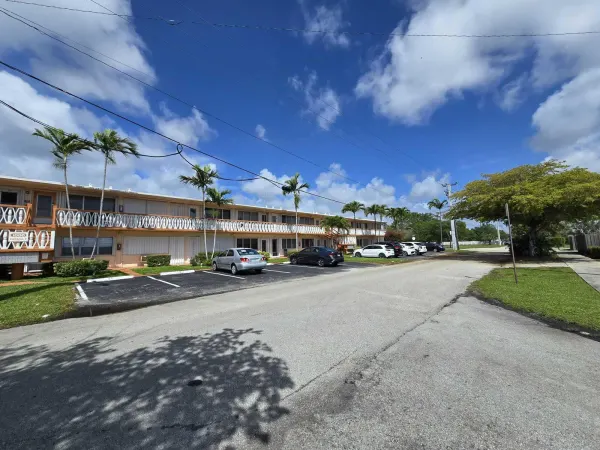 1000 SW 10th Avenue SW 19p, Hallandale Beach, FL 33009