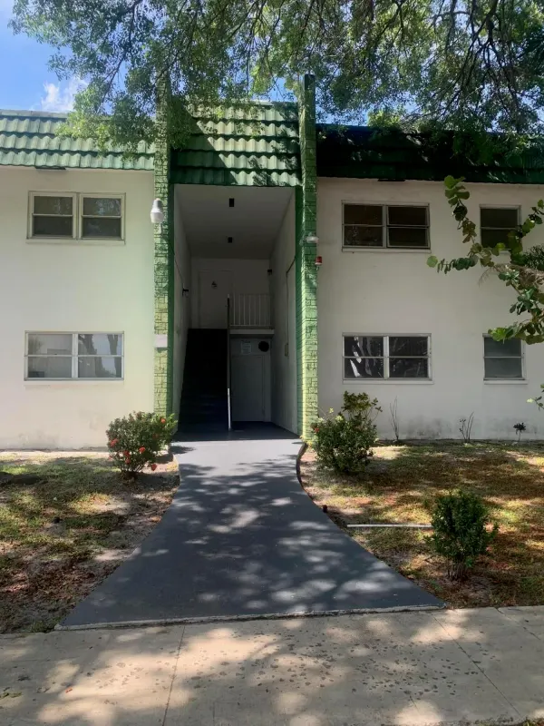 4821 NW 22nd Court NW 100, Lauderhill, FL 33313
