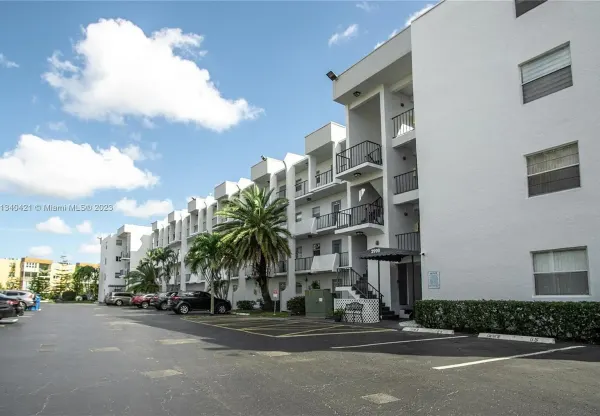 2998 Sunrise Lakes Drive E 116, Sunrise, FL 33322