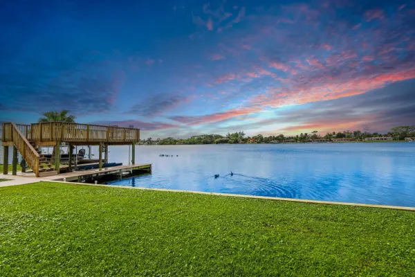 2097 Circle Place Drive, Lake Worth, FL 33462