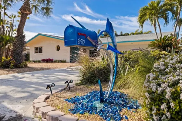 290 1st Street W, Tierra Verde, FL, 33715