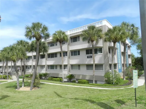 100 Bluff View Drive, Unit 109b, Belleair Bluffs, FL, 33770