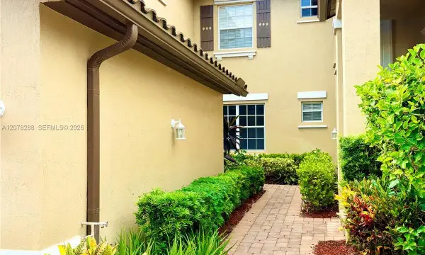 8351 NW 128th Lane 22-b, Parkland, FL 33076