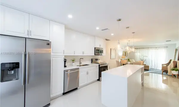 8580 Bella Vista Drive, Boca Raton, FL 33433