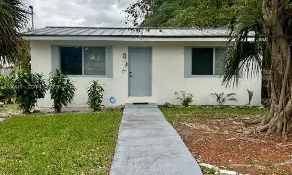 Address Withheld, Fort Lauderdale, FL 33311