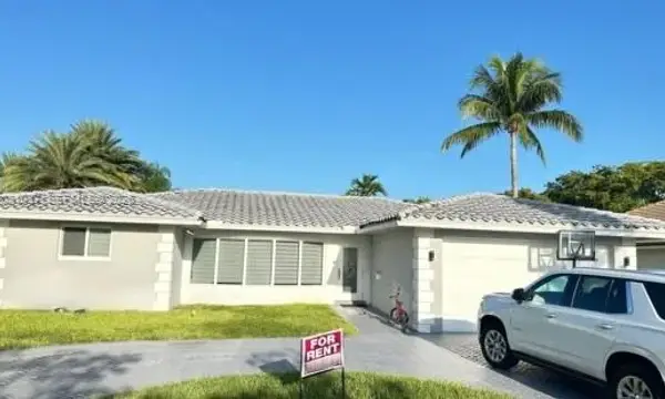 3750 N 54th Avenue, Hollywood, FL 33021