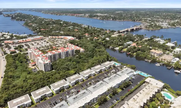 4501 S Ocean Boulevard B3, South Palm Beach, FL 33480