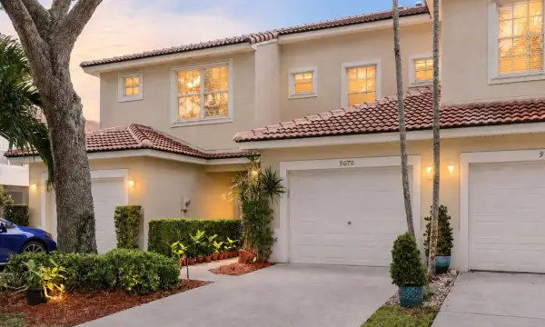 9070 Tremezzo Lane, Boynton Beach, FL 33472