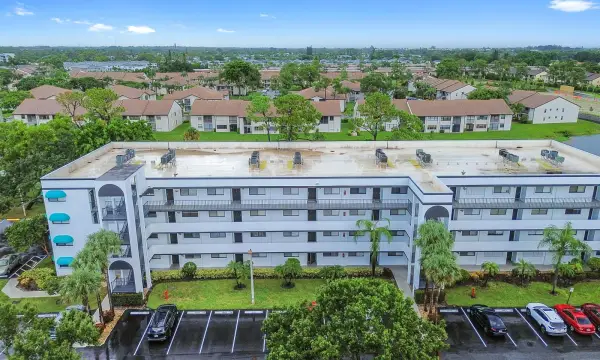 4725 Lucerne Lakes Boulevard E 202, Lake Worth, FL 33467