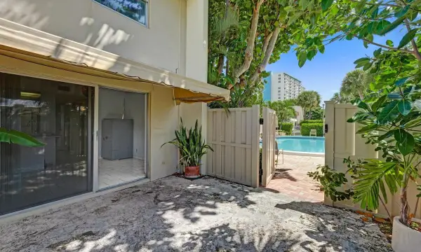 5555 N Ocean Boulevard 17, Lauderdale-by-the-sea, FL 33308