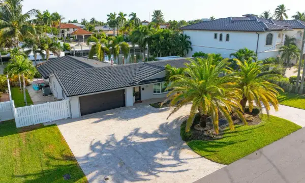 2401 NE 33rd Street, Lighthouse Point, FL 33064