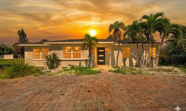870 Narcissus Avenue, Clearwater Beach, FL, 33767