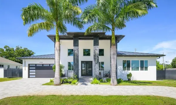 6396 18th Street N, St Petersburg, FL, 33702